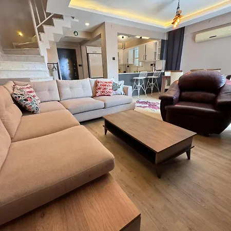 Stylish 3br Duplex With Sea View In 쿠사다시
