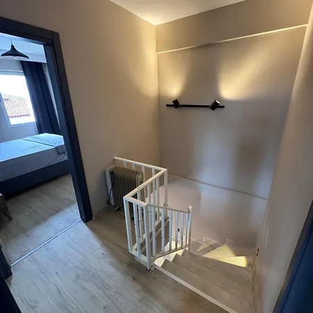 펜션 Stylish 3br Duplex With Sea View In *