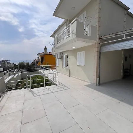 펜션 Stylish 3br Duplex With Sea View In