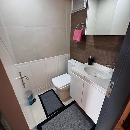 펜션 Stylish 3br Duplex With Sea View In 쿠사다시