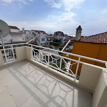 Stylish 3br Duplex With Sea View In 펜션 쿠사다시