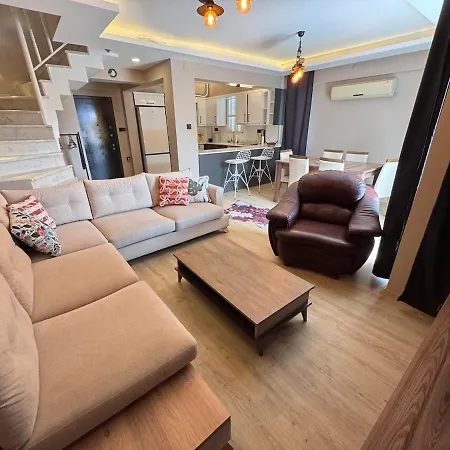 Stylish 3br Duplex With Sea View In * 쿠사다시